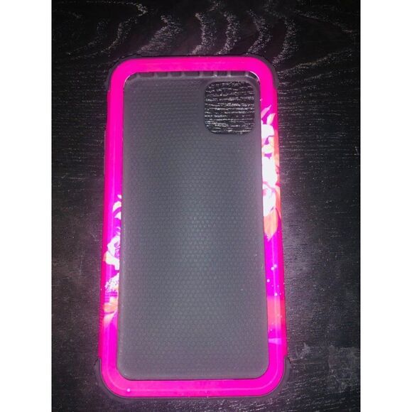 Brand New Burgundy Flower Pattern‎ iPhone 11 Pro Max / Phone Accessories - Picture 2 of 5